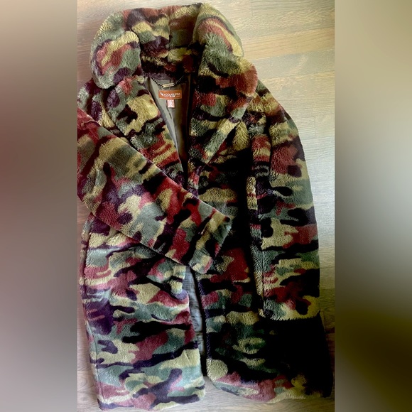 UGG Koolburra teddy bear coat. - Picture 1 of 3